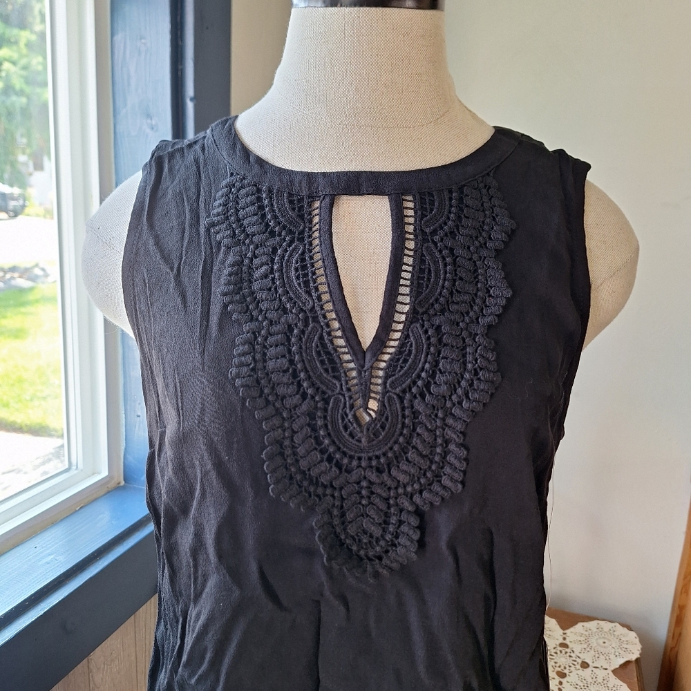 Daniel Rainn "Quin Keyhole Crochet Top", Size Small, Style#RPD15302RY3, NWT - Picture 3 of 14